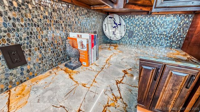 417188 Mockingbird Lane, Eufaula, OK 74432