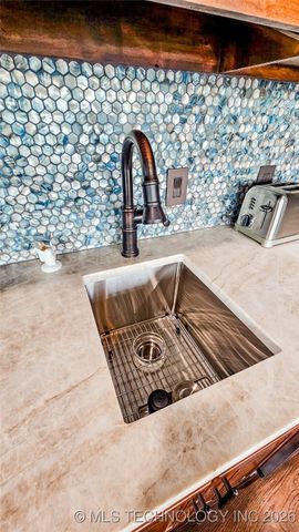 417188 Mockingbird Lane, Eufaula, OK 74432