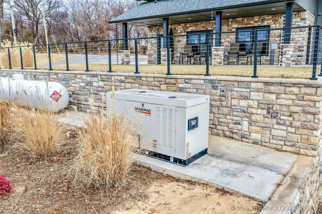 417188 Mockingbird Lane, Eufaula, OK 74432