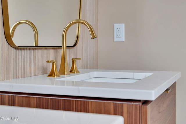 116 Schuurman Road, Schodack, NY 12033