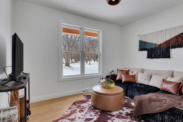 116 Schuurman Road, Schodack, NY 12033