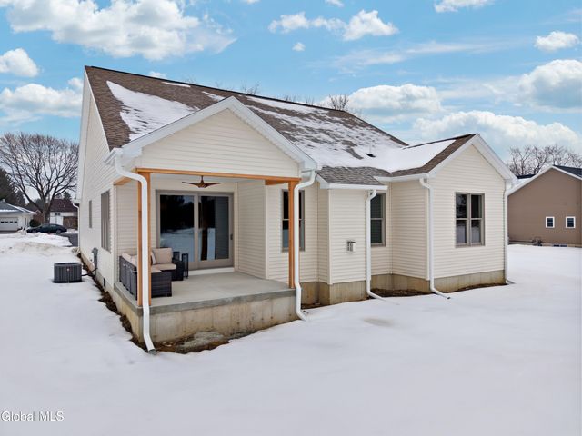 116 Schuurman Road, Schodack, NY 12033