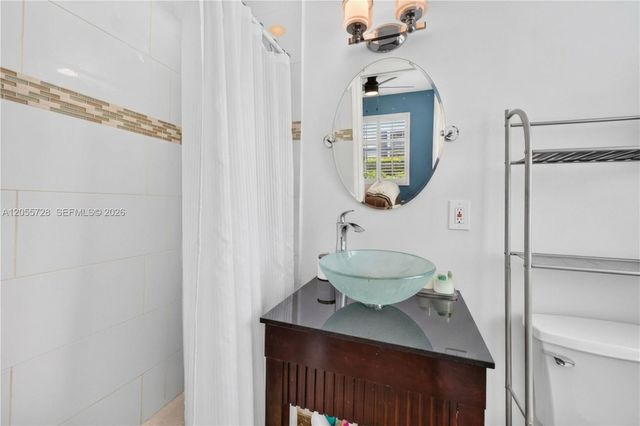 2220 NE 68th St 1012, Fort Lauderdale, FL 33308