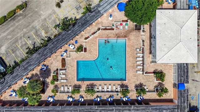 2220 NE 68th St 1012, Fort Lauderdale, FL 33308