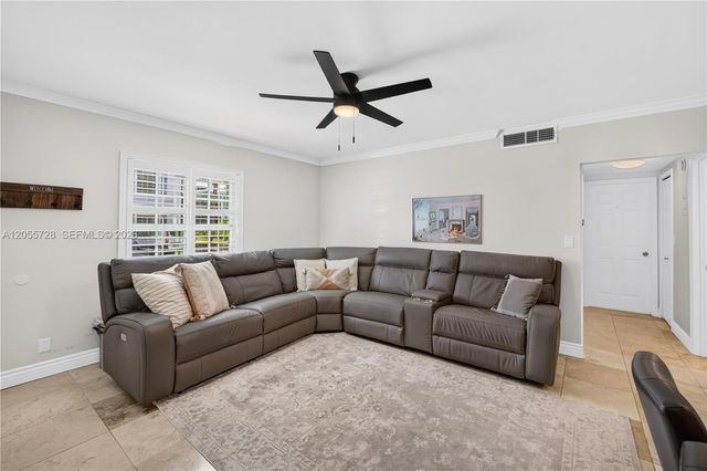 2220 NE 68th St 1012, Fort Lauderdale, FL 33308