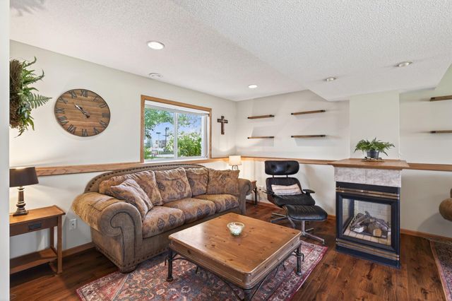 1831 73rd Street, Hugo, MN 55038