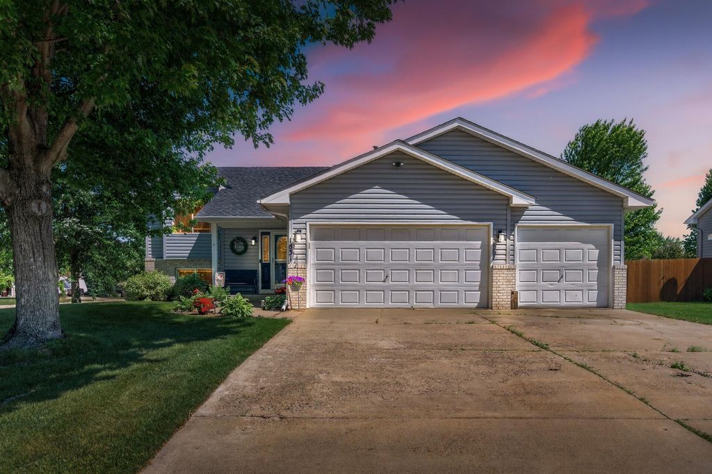 1831 73rd Street, Hugo, MN 55038