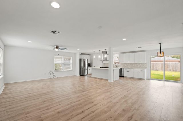 4106 Gardendale Drive, Houston, TX 77092