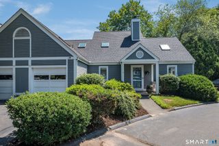 9 Centre Village Drive 9, Madison, CT 06443