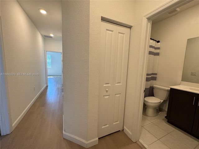 1110 SE 27th Ter 1110, Homestead, FL 33035