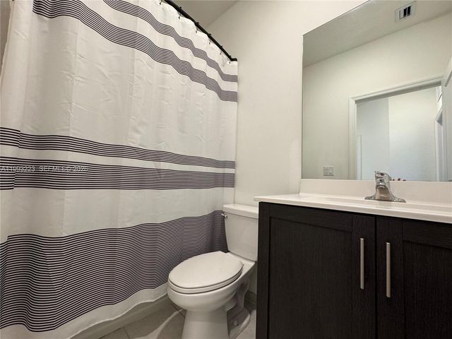 1110 SE 27th Ter 1110, Homestead, FL 33035