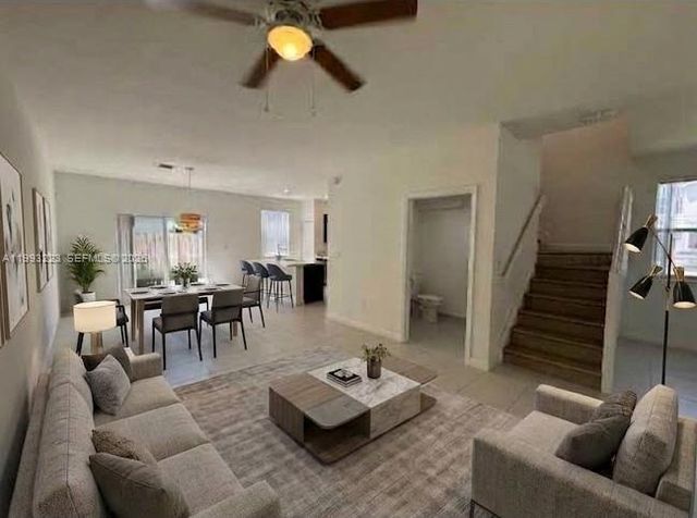 1110 SE 27th Ter 1110, Homestead, FL 33035