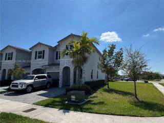 1110 SE 27th Ter 1110, Homestead, FL 33035