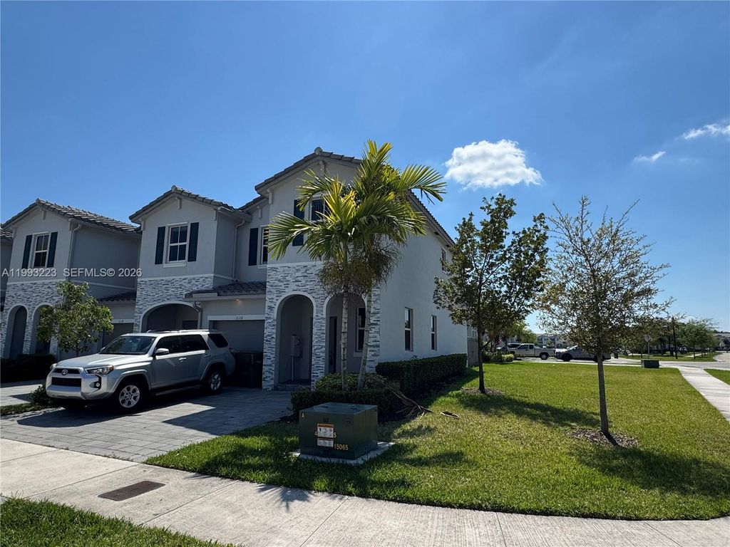 1110 SE 27th Ter 1110, Homestead, FL 33035