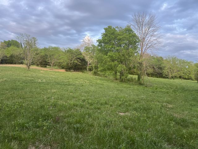 2315 Holloway Rd, Lebanon, TN 37090