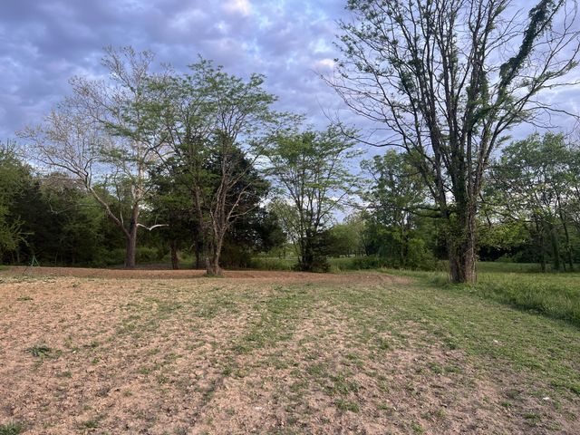 2315 Holloway Rd, Lebanon, TN 37090