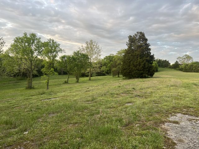 2315 Holloway Rd, Lebanon, TN 37090