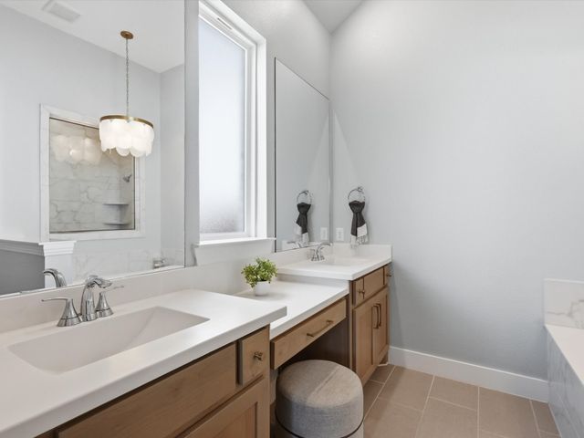 518 Hidden Creek Parkway, Van Alstyne, TX 75495