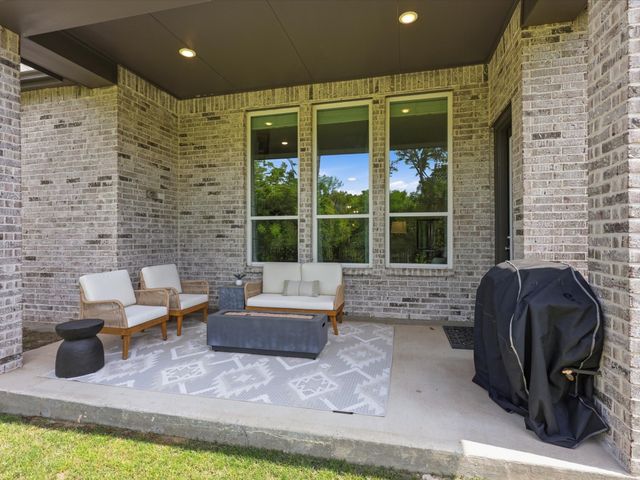 518 Hidden Creek Parkway, Van Alstyne, TX 75495