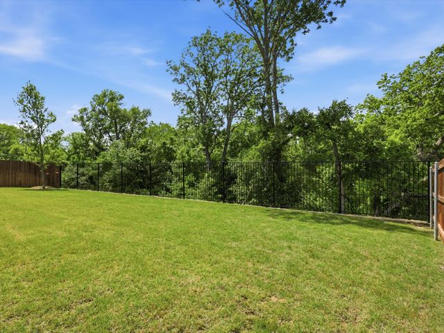 518 Hidden Creek Parkway, Van Alstyne, TX 75495