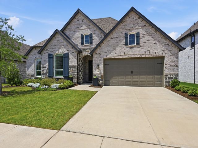 518 Hidden Creek Parkway, Van Alstyne, TX 75495