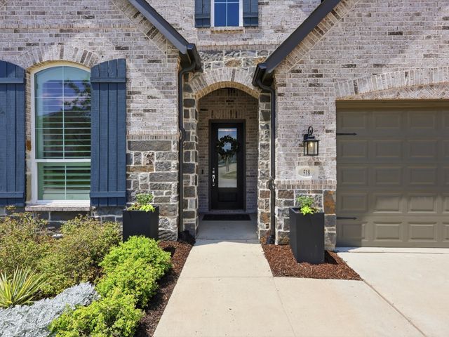 518 Hidden Creek Parkway, Van Alstyne, TX 75495