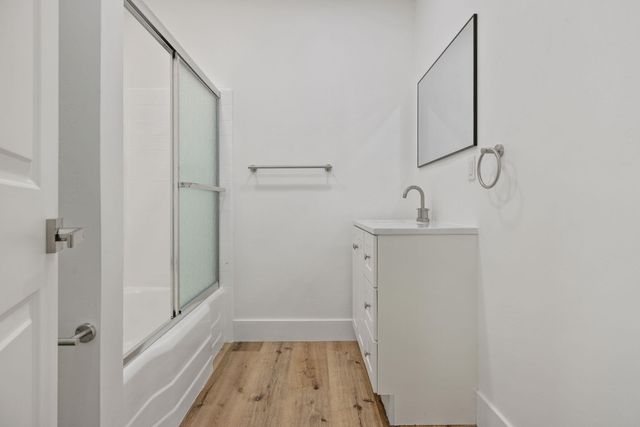 1404 Kaweah Street, Hanford, CA 93230