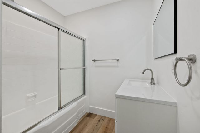 1404 Kaweah Street, Hanford, CA 93230