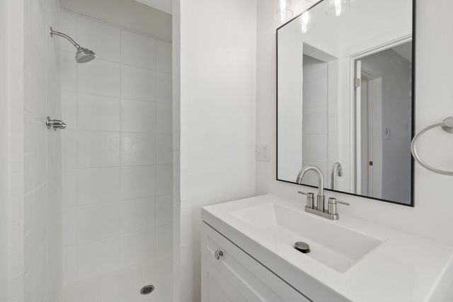 1404 Kaweah Street, Hanford, CA 93230