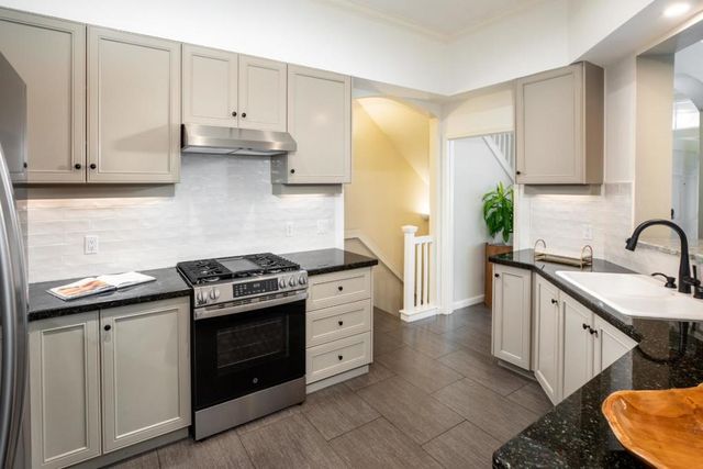 903 W Dana Street, Mountain View, CA 94041