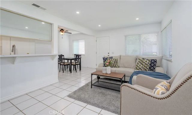 1009 S Mantle 138B, Santa Ana, CA 92705