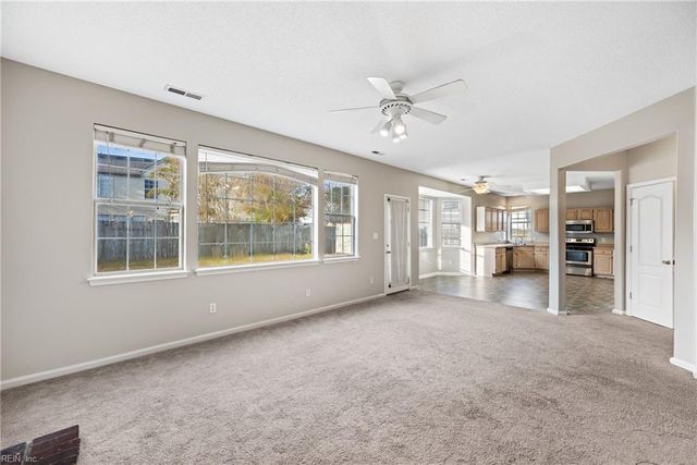 506 Whisper Walk WALK, Chesapeake, VA 23322