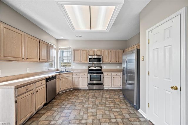 506 Whisper Walk WALK, Chesapeake, VA 23322