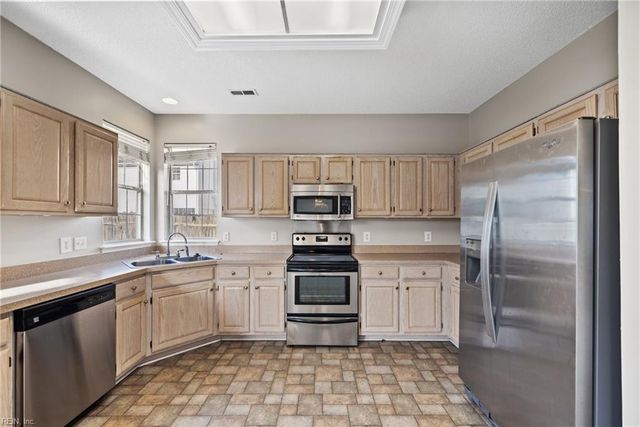 506 Whisper Walk WALK, Chesapeake, VA 23322