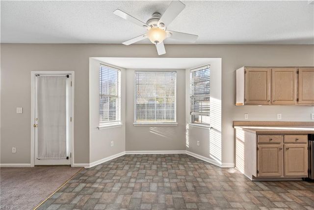 506 Whisper Walk WALK, Chesapeake, VA 23322