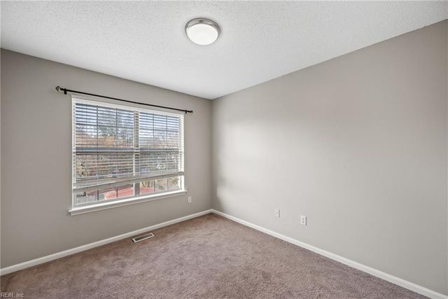 506 Whisper Walk WALK, Chesapeake, VA 23322