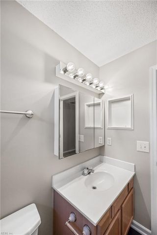 506 Whisper Walk WALK, Chesapeake, VA 23322