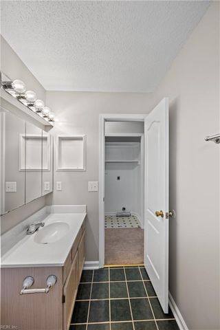 506 Whisper Walk WALK, Chesapeake, VA 23322