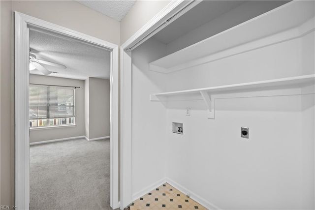 506 Whisper Walk WALK, Chesapeake, VA 23322