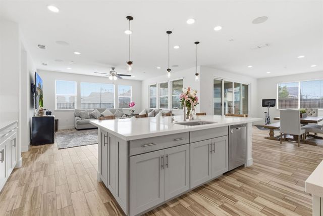 17726 Griswold Ct, Lathrop, CA 95330