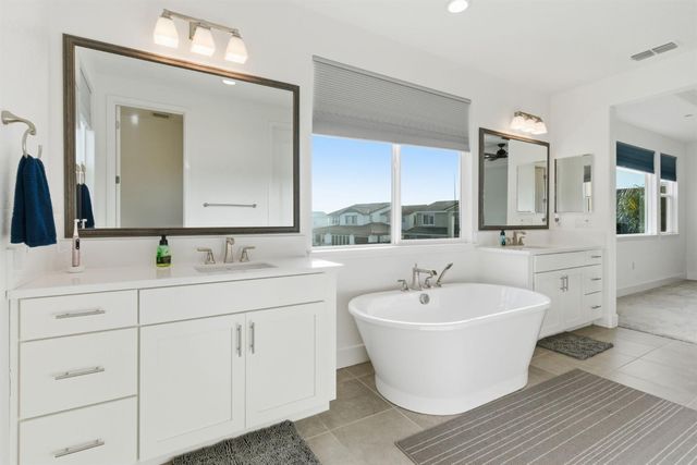 17726 Griswold Ct, Lathrop, CA 95330