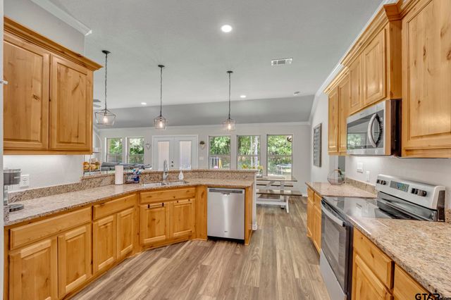 11867 Berrycreek Cir, Frankston, TX 75763