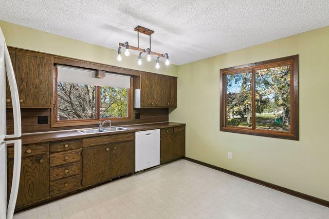 2904 Louisiana Avenue N, Crystal, MN 55427