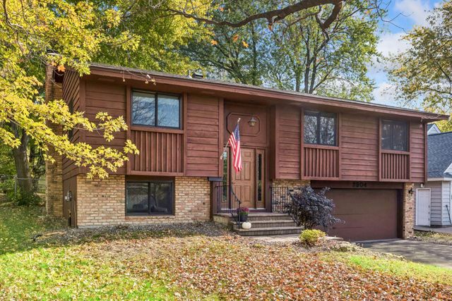 2904 Louisiana Avenue N, Crystal, MN 55427