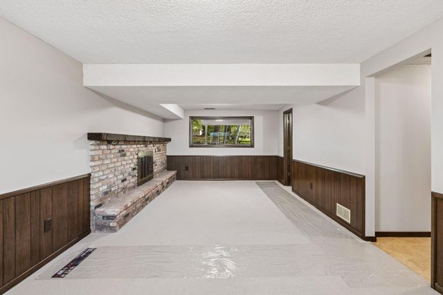 2904 Louisiana Avenue N, Crystal, MN 55427