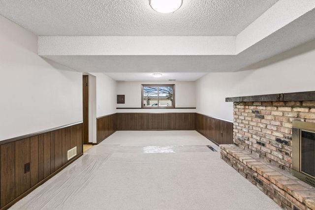 2904 Louisiana Avenue N, Crystal, MN 55427