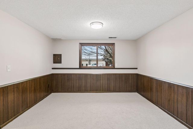 2904 Louisiana Avenue N, Crystal, MN 55427