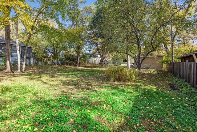 2904 Louisiana Avenue N, Crystal, MN 55427