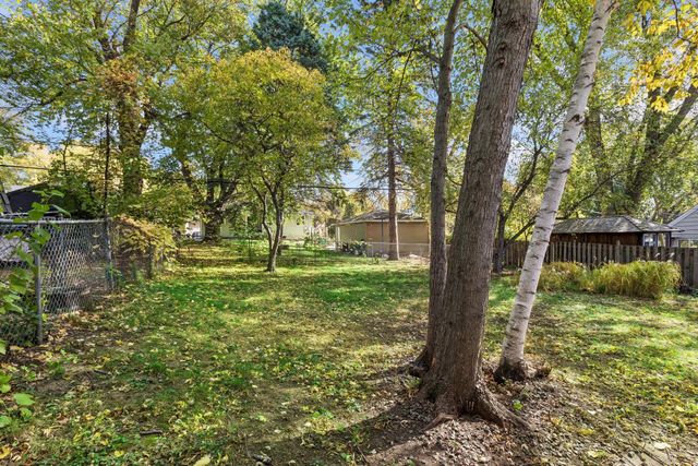 2904 Louisiana Avenue N, Crystal, MN 55427