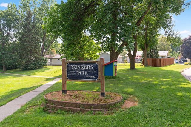 2904 Louisiana Avenue N, Crystal, MN 55427